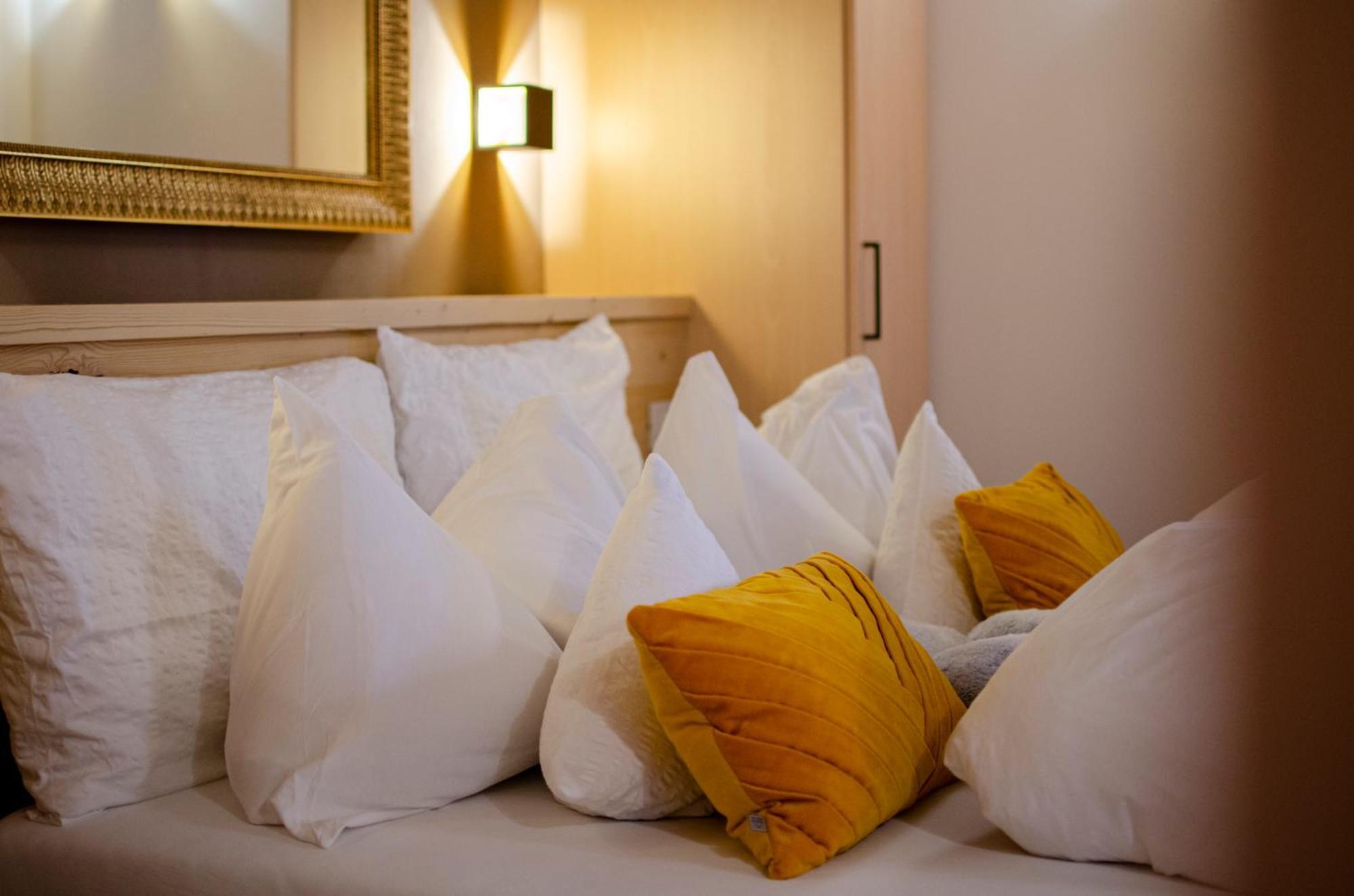 Hotel Faloria โมเอนา ภายนอก รูปภาพ