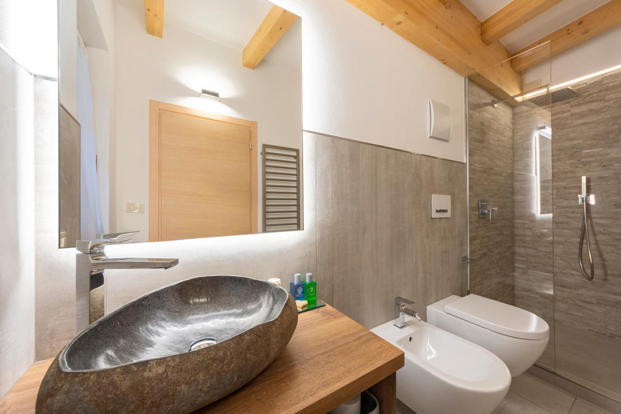 Hotel Faloria โมเอนา ภายนอก รูปภาพ